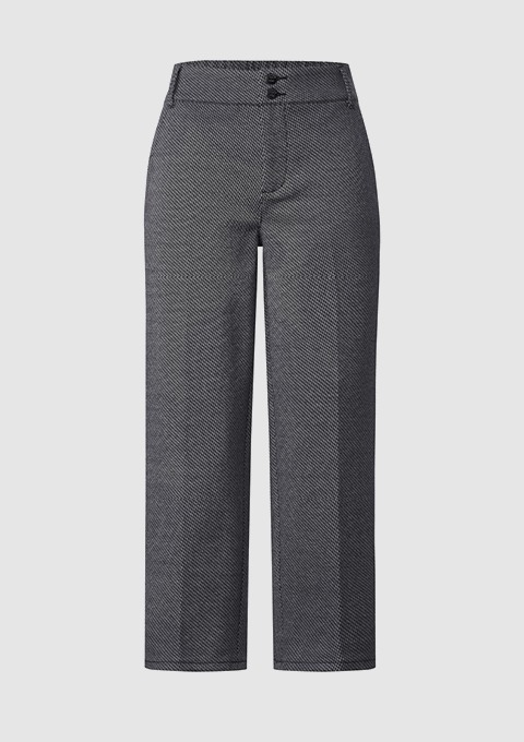 Graue, gestreifte Hose mit klassischem Schnitt und zwei Knöpfen. Graue, gestreifte Hose mit klassischem Schnitt und zwei Knöpfen.