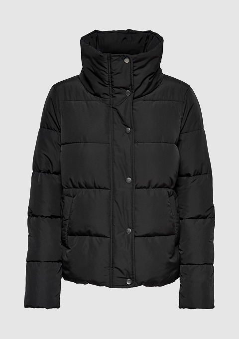 Eine schwarze, gesteppte Winterjacke mit hohem Kragen und Druckknöpfen. Eine schwarze, gesteppte Winterjacke mit hohem Kragen und Druckknöpfen.