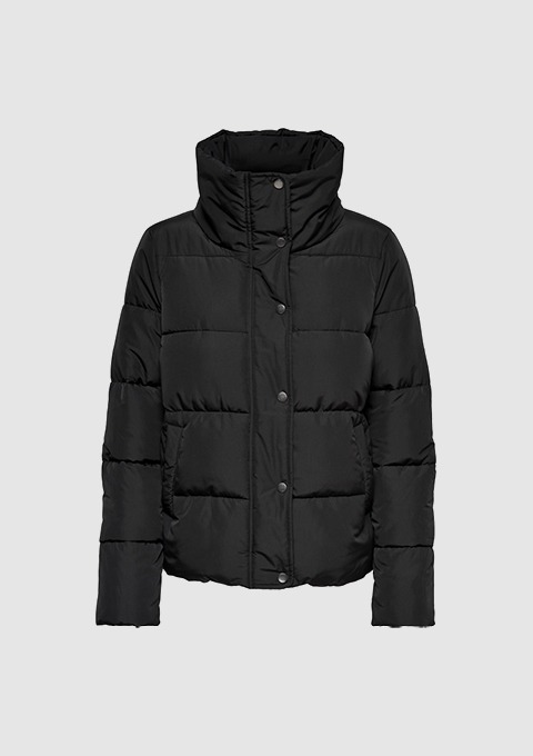 Schwarze, gesteppte Winterjacke mit hohem Kragen und Druckknöpfen. Schwarze, gesteppte Winterjacke mit hohem Kragen und Druckknöpfen.