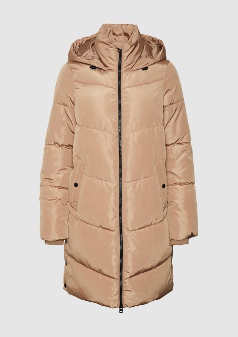Eine beige, gefütterte Winterjacke mit Kapuze. Eine beige, gefütterte Winterjacke mit Kapuze.