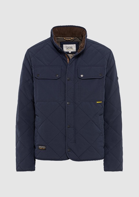 Eine dunkelblaue gesteppte Jacke mit einem Kragen und drei Taschen. Eine dunkelblaue gesteppte Jacke mit einem Kragen und drei Taschen.