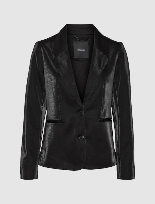 Ein schwarzer Blazer mit glänzender Oberfläche.
