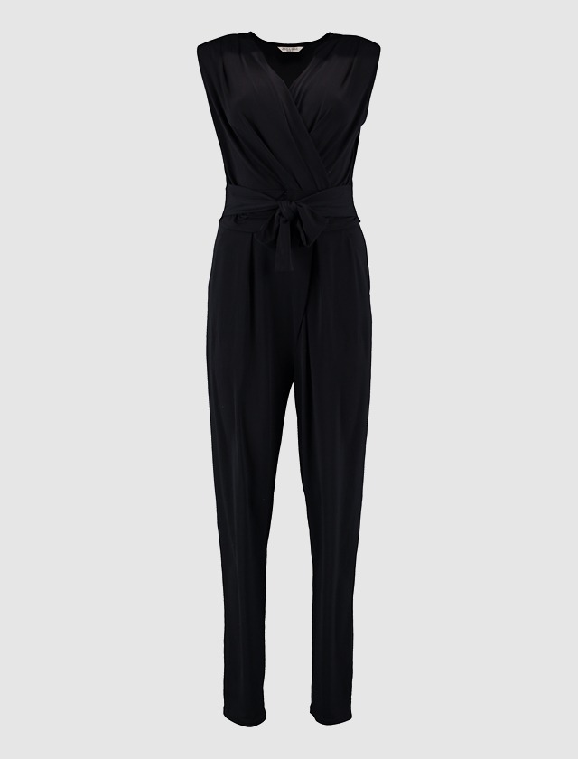 Schwarzer Jumpsuit mit Wickeldesign und Taillengürtel. Schwarzer Jumpsuit mit Wickeldesign und Taillengürtel.