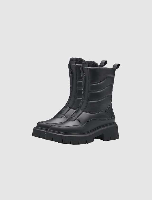 Schwarze Stiefel mit Reißverschluss und dicker Sohle.