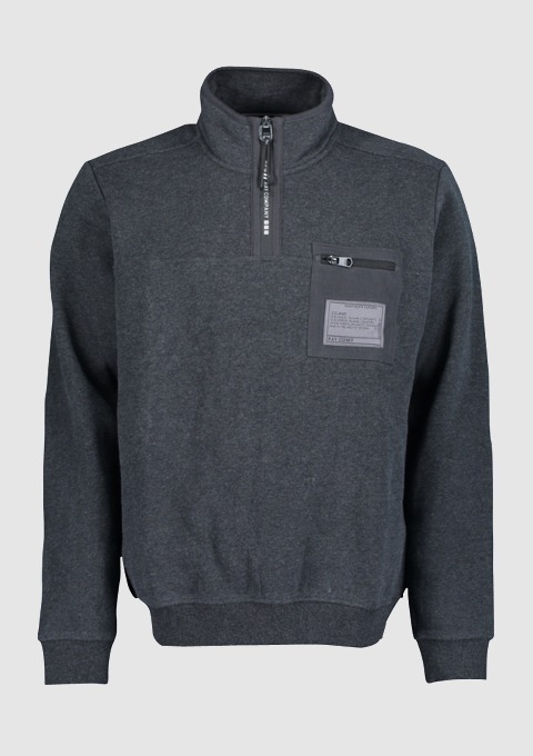 Dunkelgrauer Pullover mit einem halben Reißverschluss und einer Brusttasche.