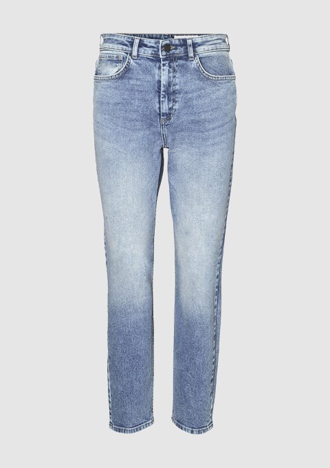 Eine hellblaue Jeanshose, gerade geschnitten.