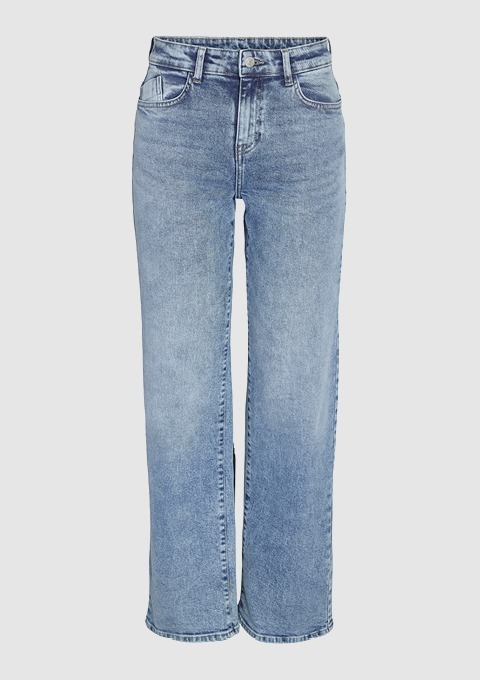 Helle Jeans mit weit geschnittenem Bein.