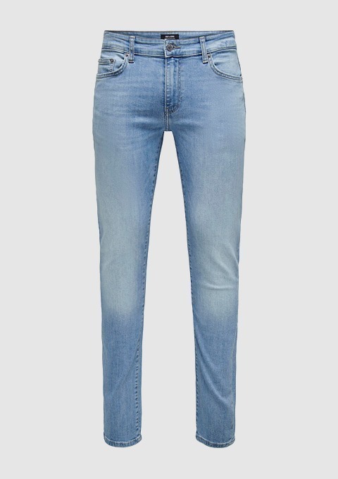 Eine hellblaue Jeanshose.