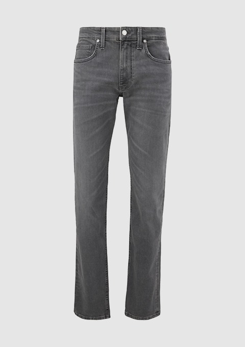 Graue Jeans im geraden Schnitt.