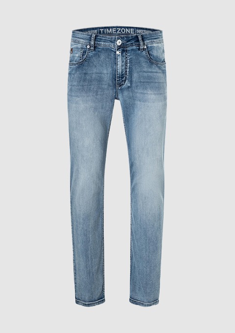 Eine blaue Jeanshose von der Marke TIMEZONE.