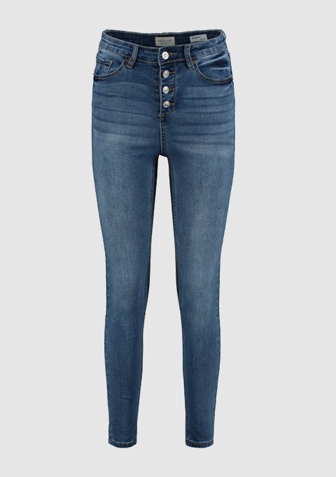 Eine blaue Jeanshose mit hohen Bund und Knöpfen.