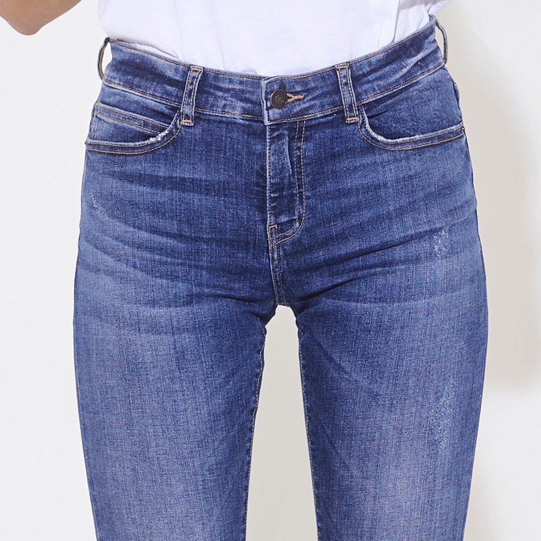 Ein Paar blaue Jeans. Ein Paar blaue Jeans.