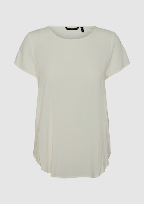 Ein schlichtes, cremefarbenes T-Shirt mit Kurzärmeln. Ein schlichtes, cremefarbenes T-Shirt mit Kurzärmeln.