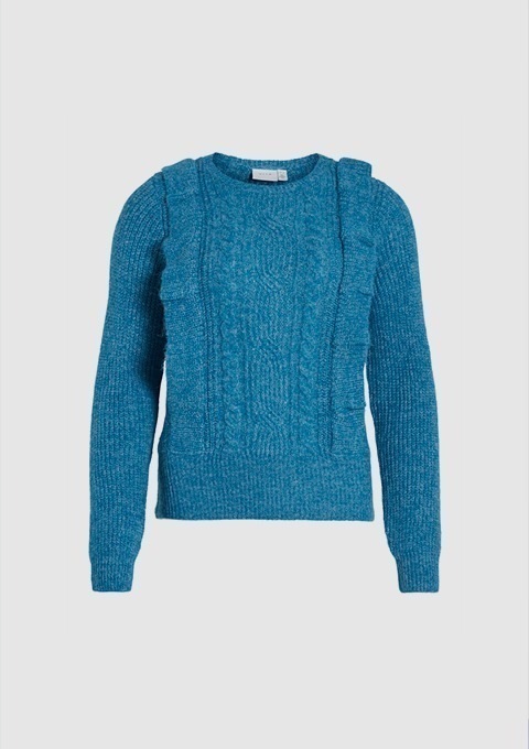 Ein blau gestrickter Pullover mit Rüschendetails.