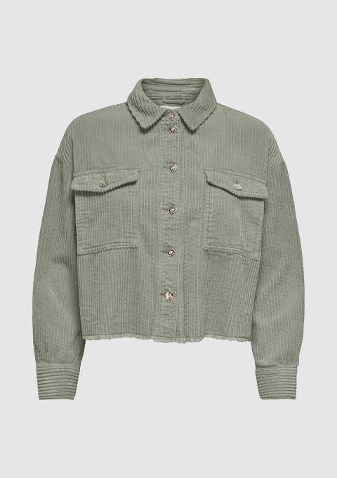 Eine grüne, kurz geschnittene Jacke aus Kordstoff mit zwei Brusttaschen und Knopfverschluss. Eine grüne, kurz geschnittene Jacke aus Kordstoff mit zwei Brusttaschen und Knopfverschluss.