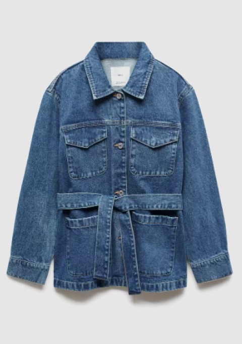 Eine blaue Jeansjacke mit Gürtel und zwei Brusttaschen. Eine blaue Jeansjacke mit Gürtel und zwei Brusttaschen.