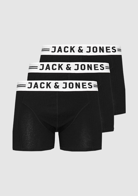 Drei schwarze Boxer-Shorts mit weißem Jack & Jones Logo. Drei schwarze Boxer-Shorts mit weißem Jack & Jones Logo.