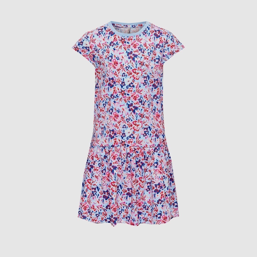 Ein kurzärmeliges Kleid mit buntem Blumendruck in Rosa, Blau und Weiß. Ein kurzärmeliges Kleid mit buntem Blumendruck in Rosa, Blau und Weiß.