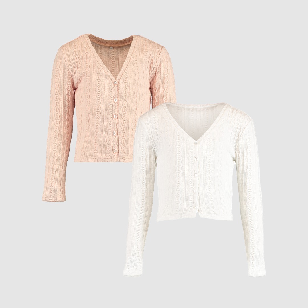 Zwei langärmlige Strickjacken in Rosa und Weiß.