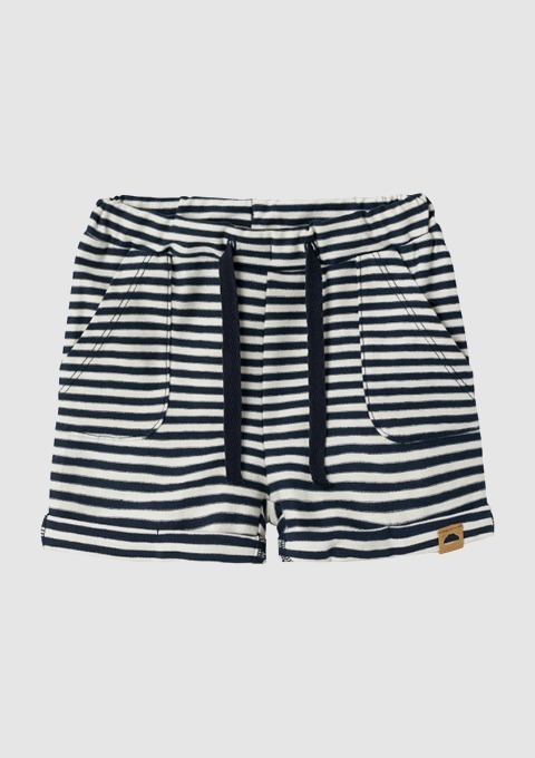 Gestreifte Shorts in Marine- und Weißtönen mit elastischem Bund und seitlichen Taschen.