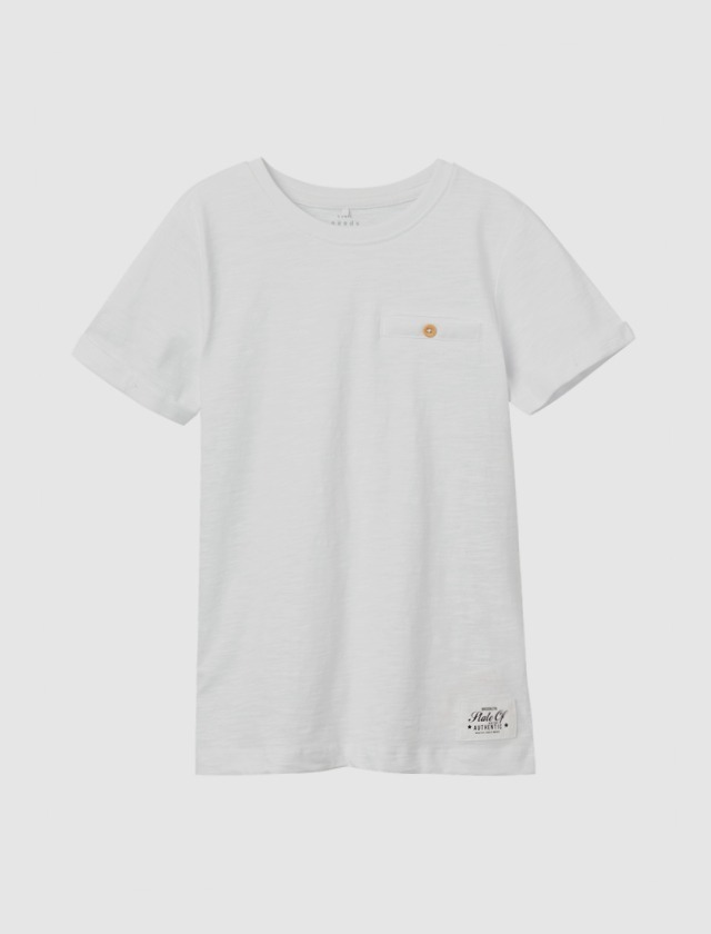 Weißes T-Shirt mit Rundhalsausschnitt und Brusttasche.