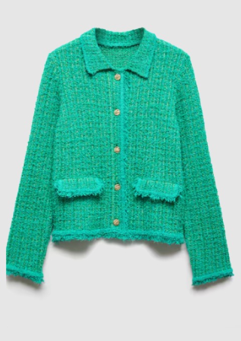 Grüne Strickjacke mit Knöpfen und Taschen. Grüne Strickjacke mit Knöpfen und Taschen.