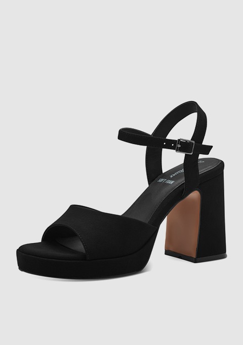 Schwarze Sandalen mit hohen Blockabsätzen und einem verstellbaren Riemen.