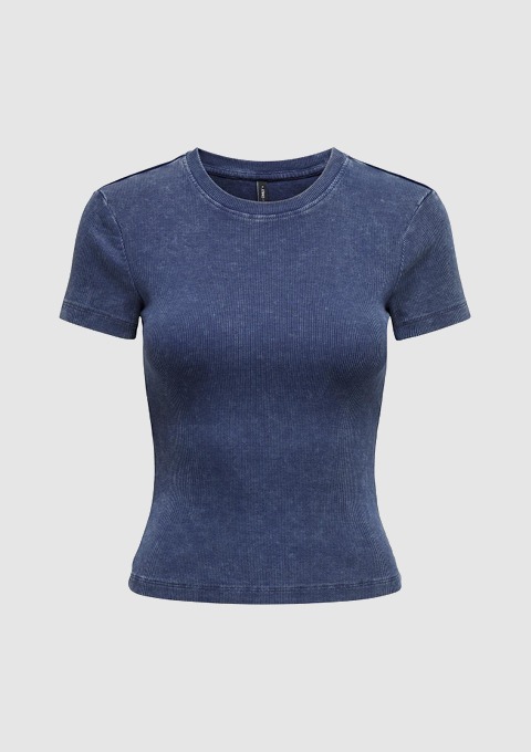 Ein blaues, kurzärmeliges T-Shirt aus geripptem Material.