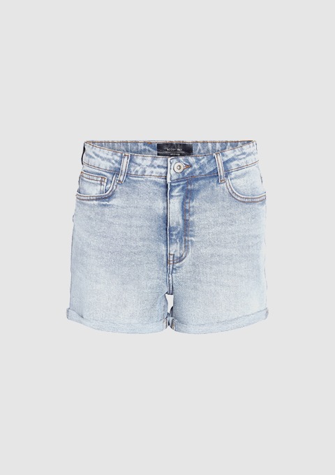 Jeansshorts in hellblauer Waschung.
