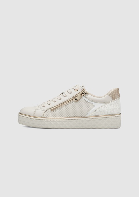 Weißer Sneaker mit Reißverschluss und gepolsterter Sohle.