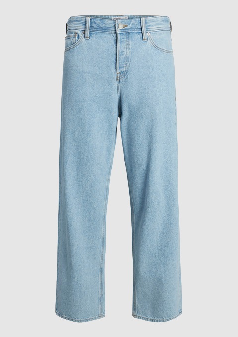 Helle, weite Jeans in blauem Denim.