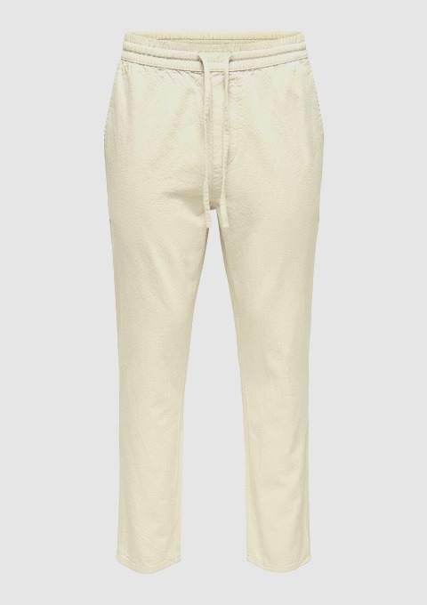 Bequeme, helle Jogginghose mit Gummizug und Kordel. Bequeme, helle Jogginghose mit Gummizug und Kordel.