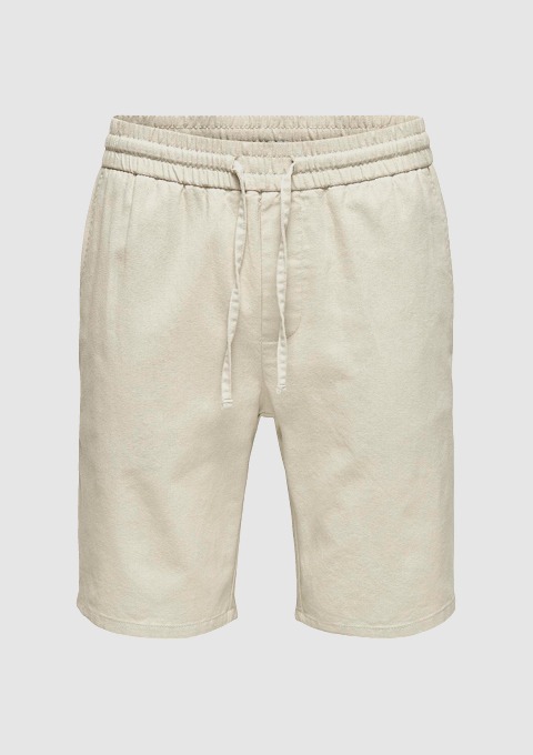 Beige Sweatshorts mit elastischem Bund und Kordelzug. Beige Sweatshorts mit elastischem Bund und Kordelzug.