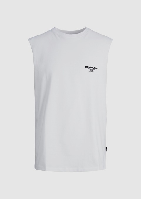 Ein blaues T-Shirt mit dem Aufdruck "s.Oliver Elevated Essentials Since 1969".