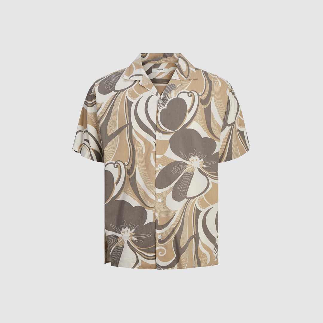 Hemd mit kurzen Ärmeln und floralem Muster in Beige-, Braun- und Weißtönen.