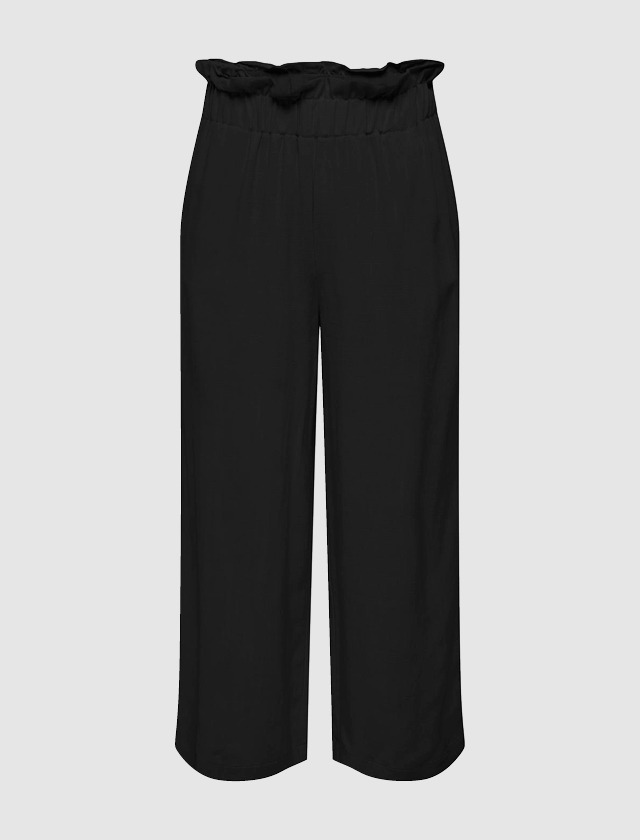 Schwarze, weite Hose mit Gummizug am Bund.