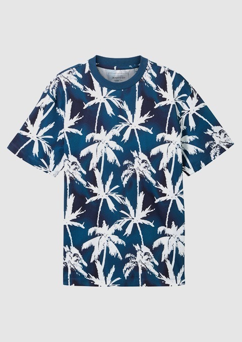 Ein blaues T-Shirt mit weißen Palmbaum-Motiven.