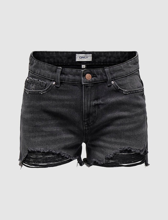 Schwarze Jeans-Shorts mit fransigen Säumen. Schwarze Jeans-Shorts mit fransigen Säumen.