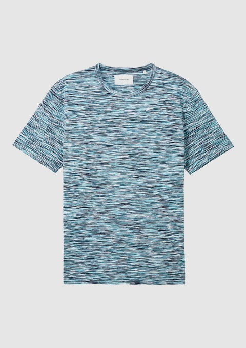 Ein kurzärmliges T-Shirt in Blau- und Türkistönen mit einem melierten Muster. Ein kurzärmliges T-Shirt in Blau- und Türkistönen mit einem melierten Muster.