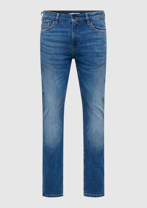 Jeans in blauer Waschung. Jeans in blauer Waschung.