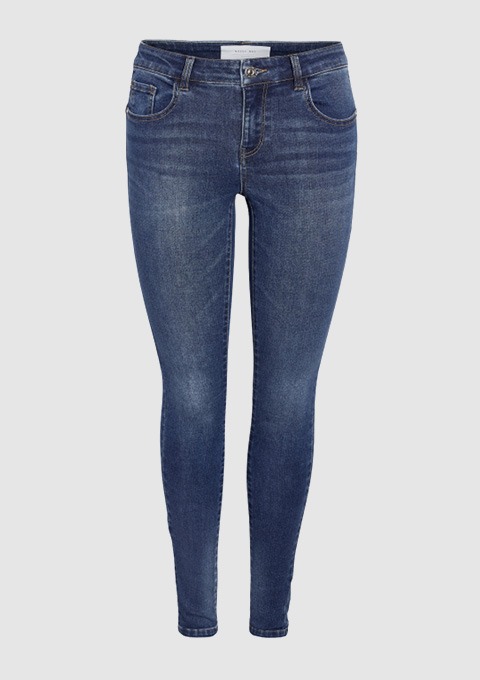 Dunkelblaue Skinny-Jeans. Dunkelblaue Skinny-Jeans.