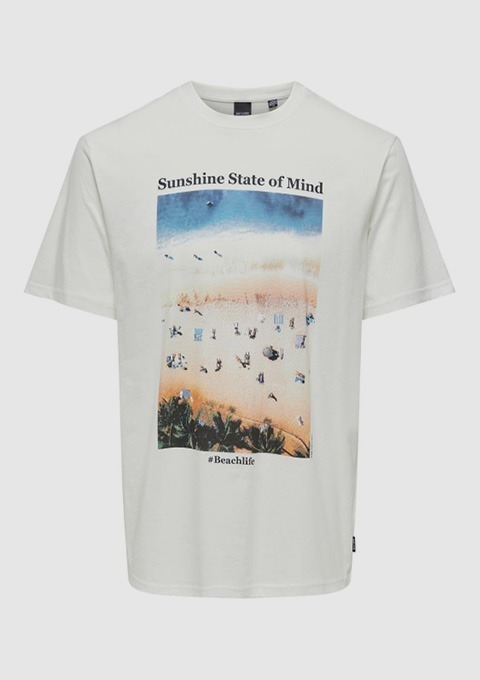 Weißes T-Shirt mit dem Aufdruck „Sunshine State of Mind“ und einer Strandlandschaft. Weißes T-Shirt mit dem Aufdruck "Sunshine State of Mind" und einer Strandlandschaft.