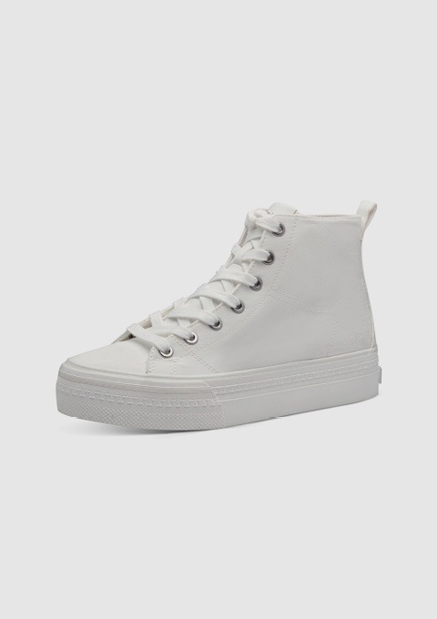 Weißer hoher Sneaker mit Schnürung. Weißer hoher Sneaker mit Schnürung.