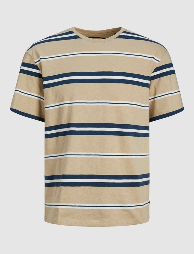 Beige T-Shirt mit blauen und weiĂen Streifen. Beige T-Shirt mit blauen und weiĂen Streifen.