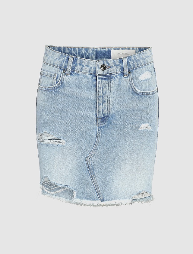 Ein blauer Jeansrock mit Rips und fransigem Saum.