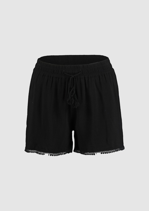 Schwarze Shorts mit elastischem Bund und Drehkordel. Schwarze Shorts mit elastischem Bund und Drehkordel.