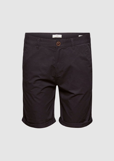 Schwarze Shorts mit umgeschlagenen Säumen und einem Knopfverschluss. Schwarze Shorts mit umgeschlagenen Säumen und einem Knopfverschluss.