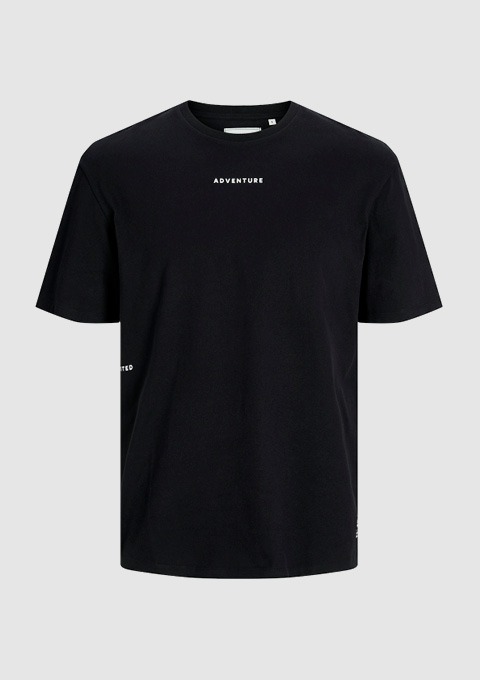 Schwarzes T-Shirt mit dem Aufdruck „ADVENTURE“ in Weiß. Schwarzes T-Shirt mit dem Aufdruck "ADVENTURE" in Weiß.