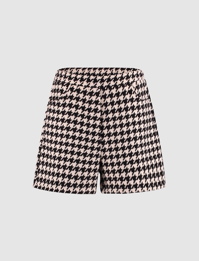 Hahnentrittmuster Shorts in Schwarz und Beige. Hahnentrittmuster Shorts in Schwarz und Beige.