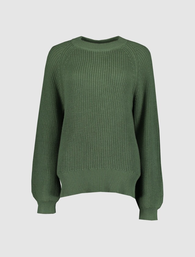 Ein grüner Strickpullover mit lockerer Passform und langen Ärmeln. Ein grüner Strickpullover mit lockerer Passform und langen Ärmeln.